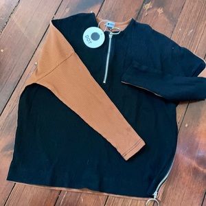 NWT zip detail Dot t shirt